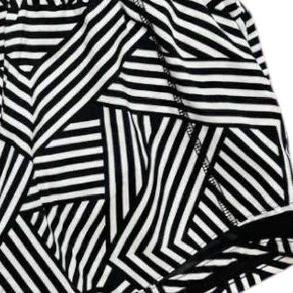 Athletic Works Black and White Patterned Women's Shorts - Picture 2 of 13